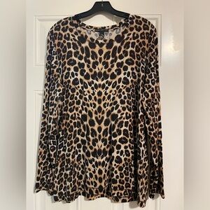 Chic Leopard Print Long Sleeve Top